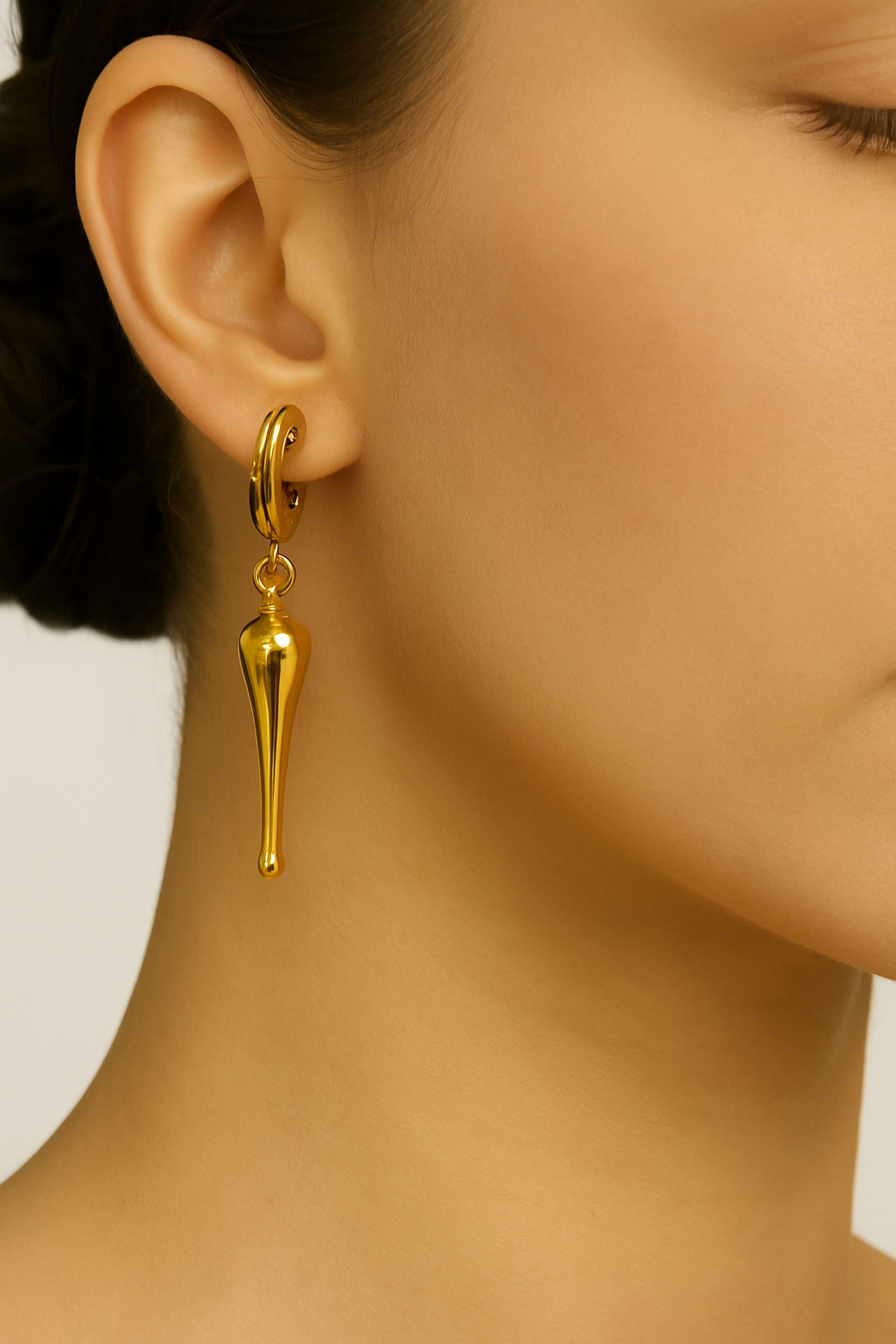 22 - Boucles d’Oreilles Pendantes Plaquées Or – Goutte Sculptée Vintage