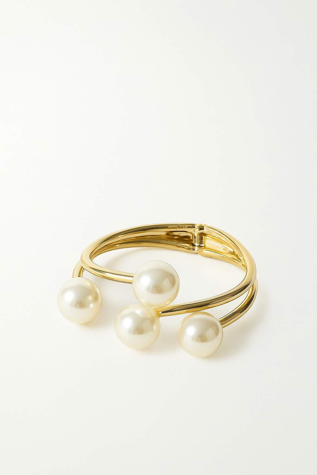 Bracelet “Perla Élégance” – Doré & Perles Blanches